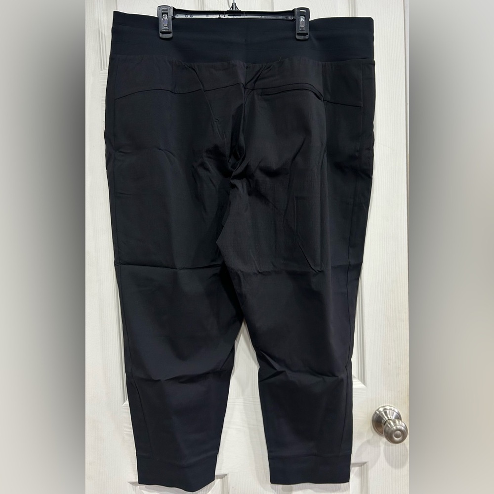 Athleta Women's Size 20 Trekkie North Jogger Pants Plus Black NWT - Picture 2 of 11